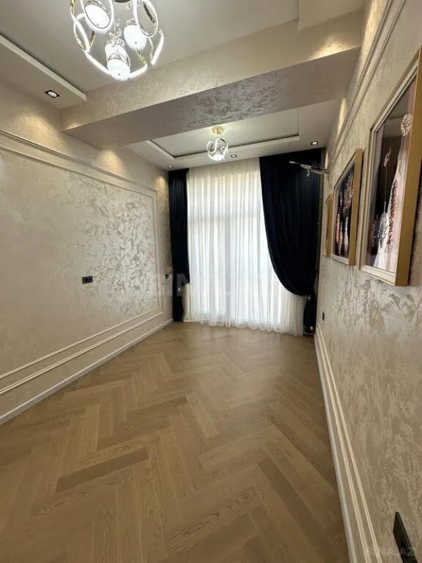 Satılır 3 otaqlı mənzil 115 m²