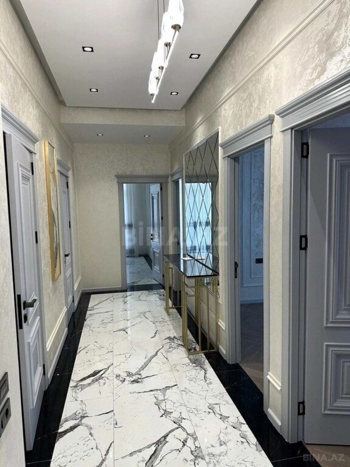 Satılır 3 otaqlı mənzil 115 m²