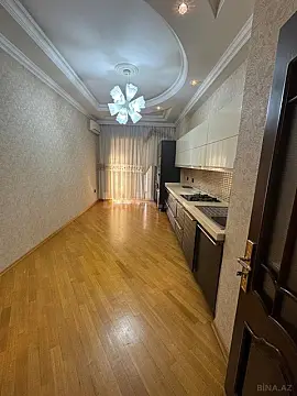 Satılır 4 otaqlı mənzil 225 m²