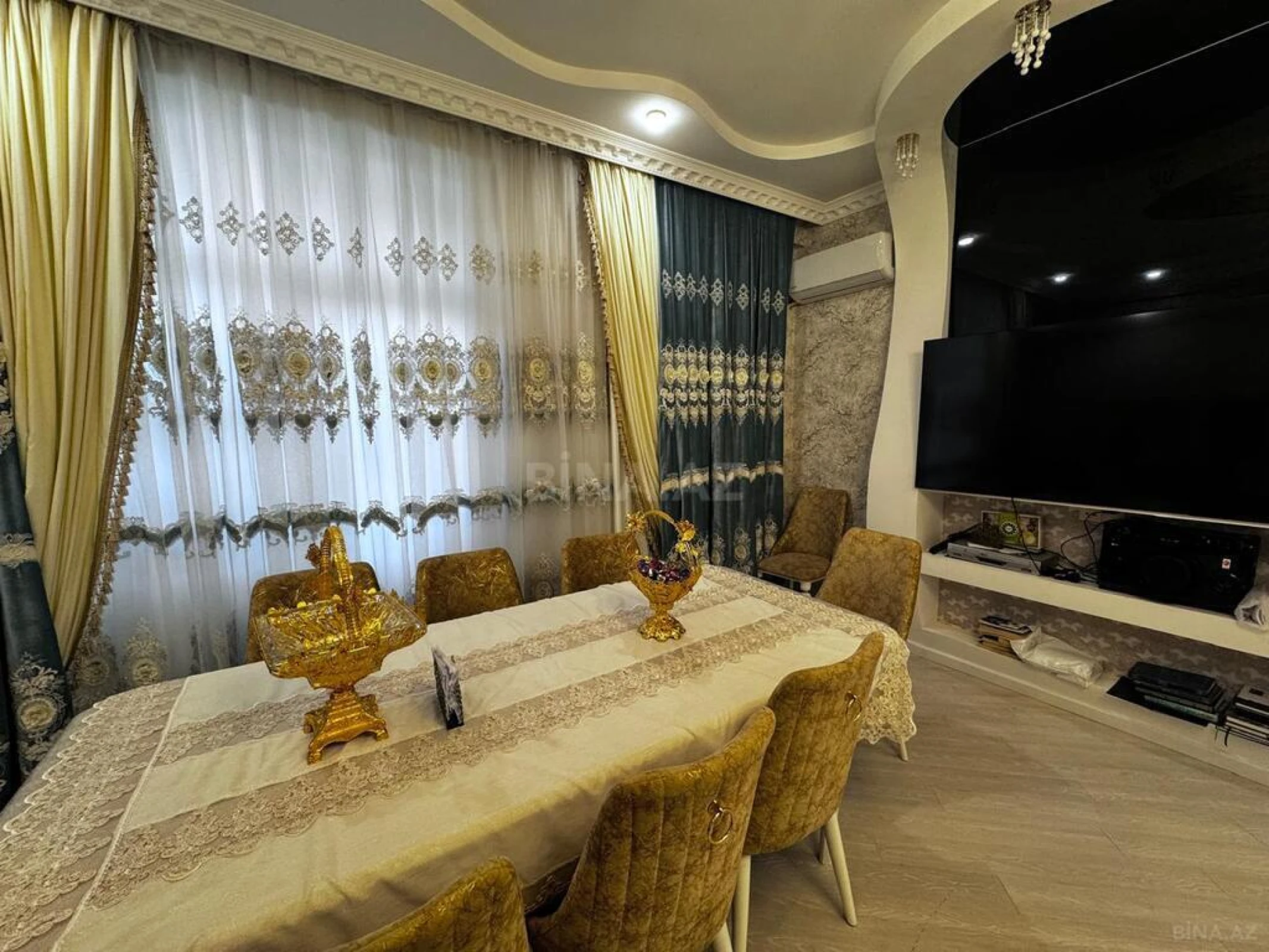 Satılır 3 otaqlı mənzil 140 m²