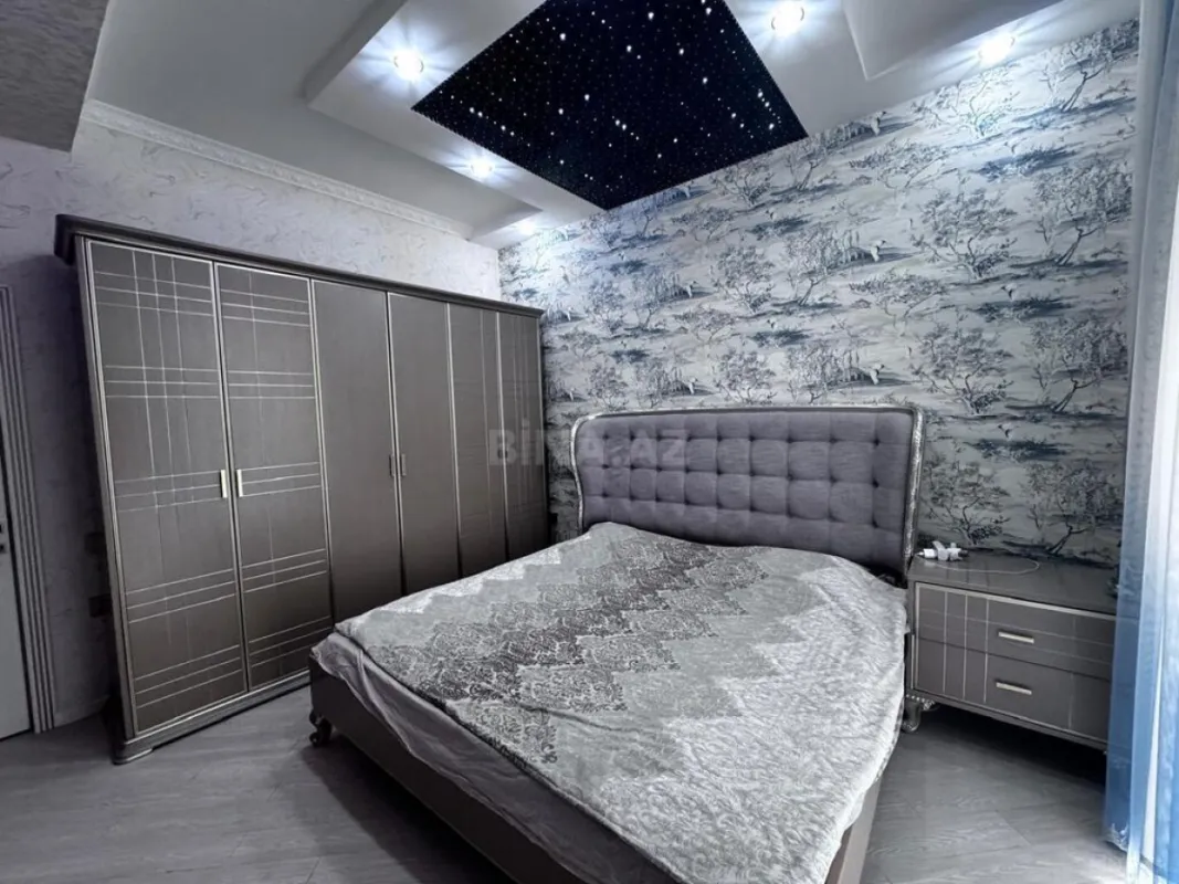 Satılır 3 otaqlı mənzil 140 m²