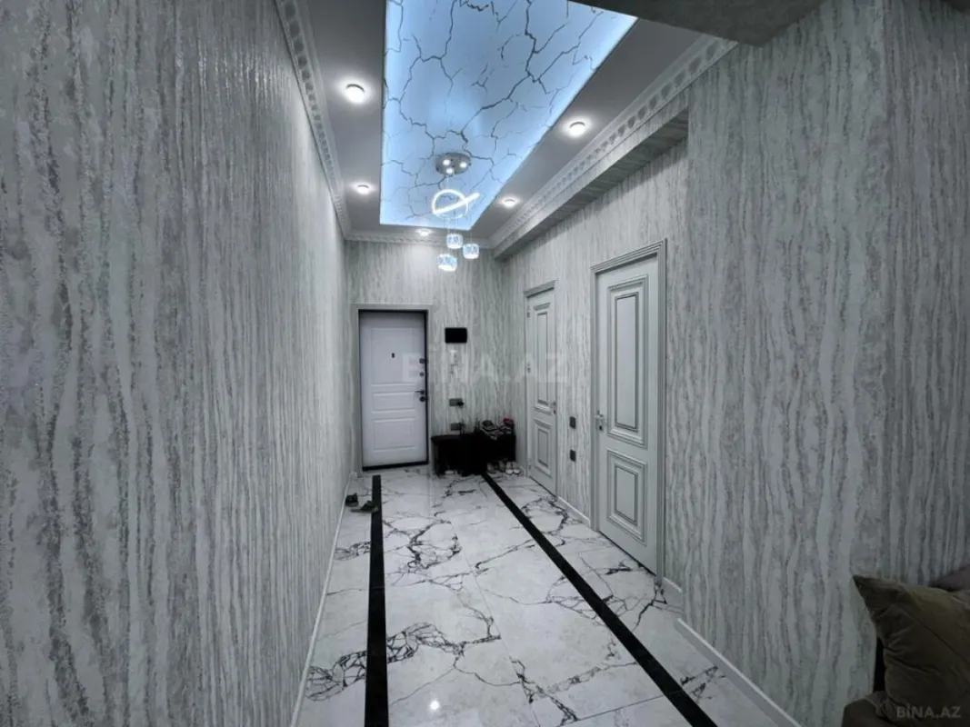 Satılır 3 otaqlı mənzil 140 m²