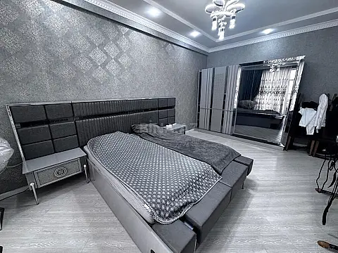 Satılır 3 otaqlı mənzil 140 m²