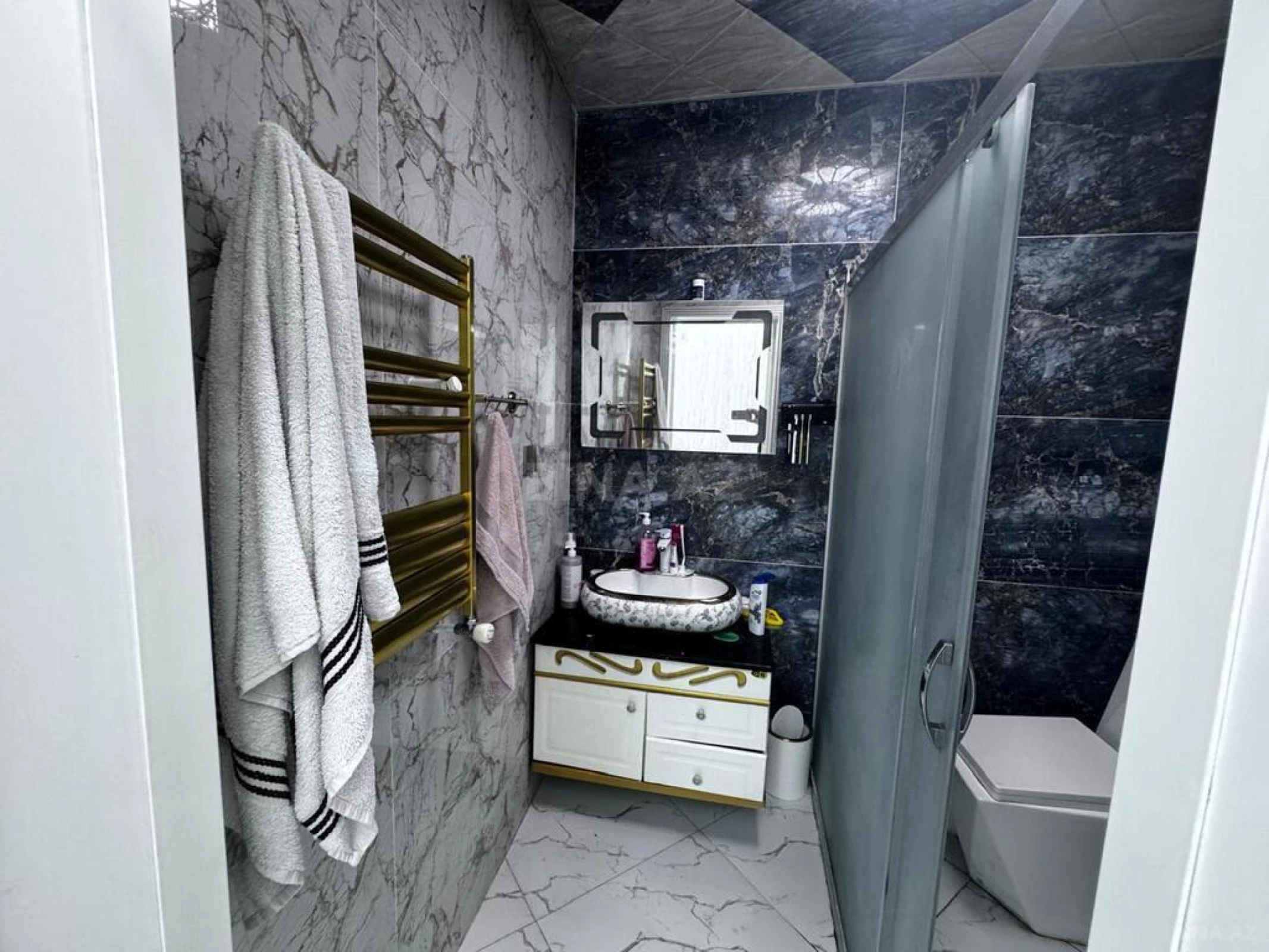 Satılır 3 otaqlı mənzil 140 m²