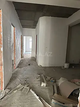 Satılır 4 otaqlı mənzil 175 m²