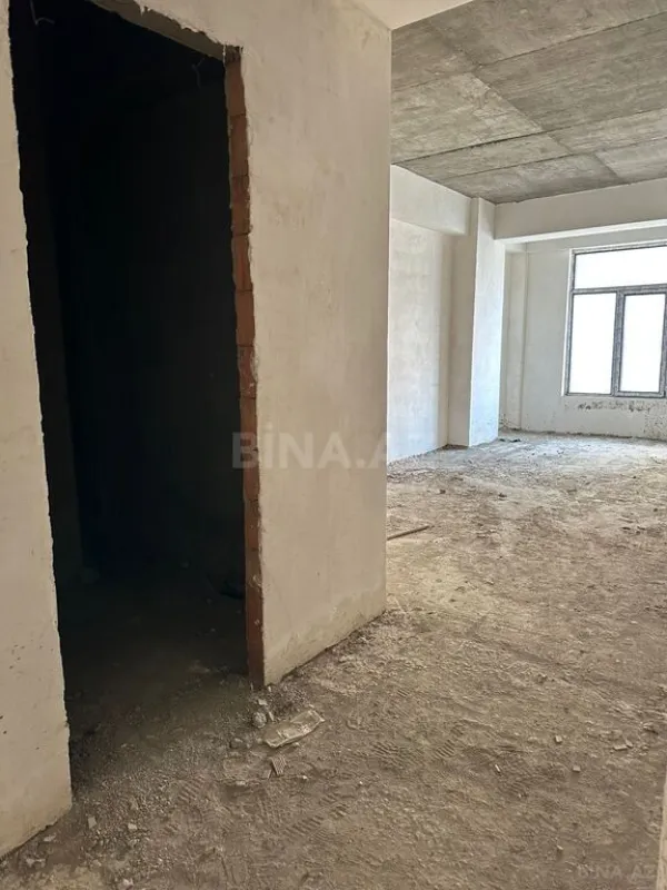 Satılır 4 otaqlı mənzil 175 m²