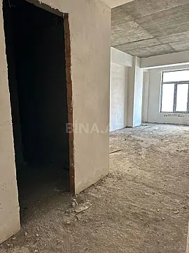 Satılır 4 otaqlı mənzil 175 m²