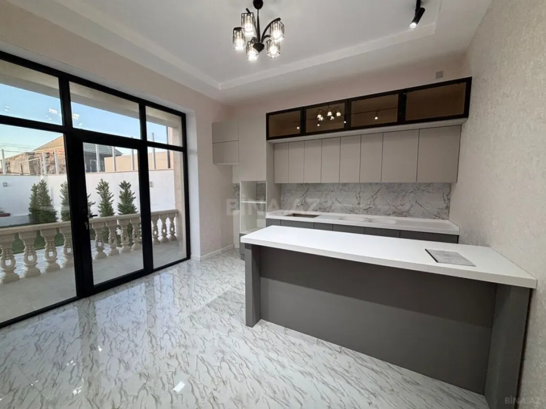 Satılır 5 otaqlı həyət evi 200 m²