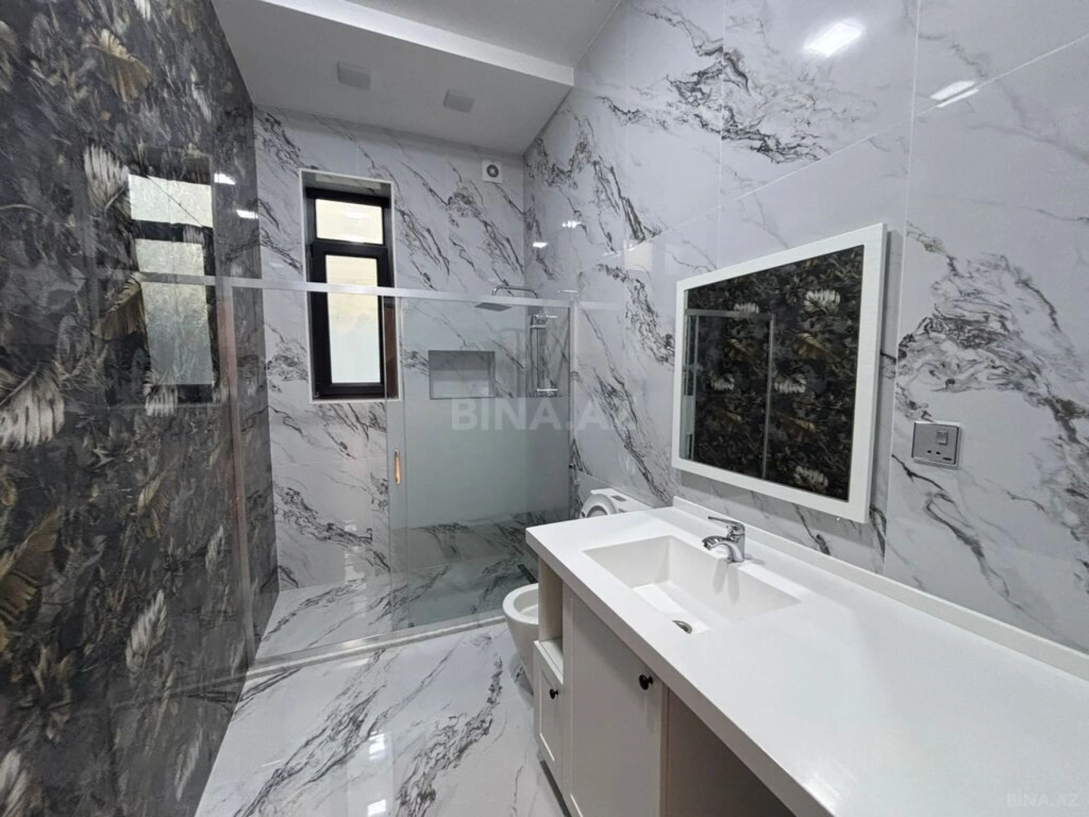 Satılır 5 otaqlı həyət evi 200 m²