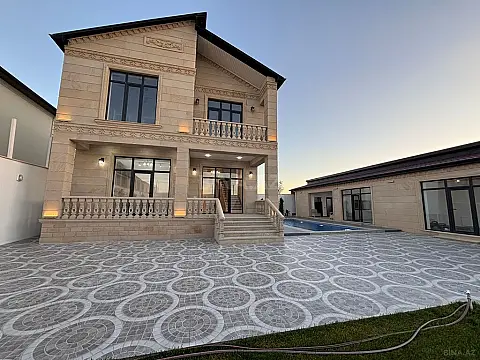 Satılır 5 otaqlı həyət evi 200 m²