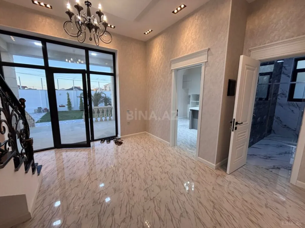 Satılır 5 otaqlı həyət evi 200 m²