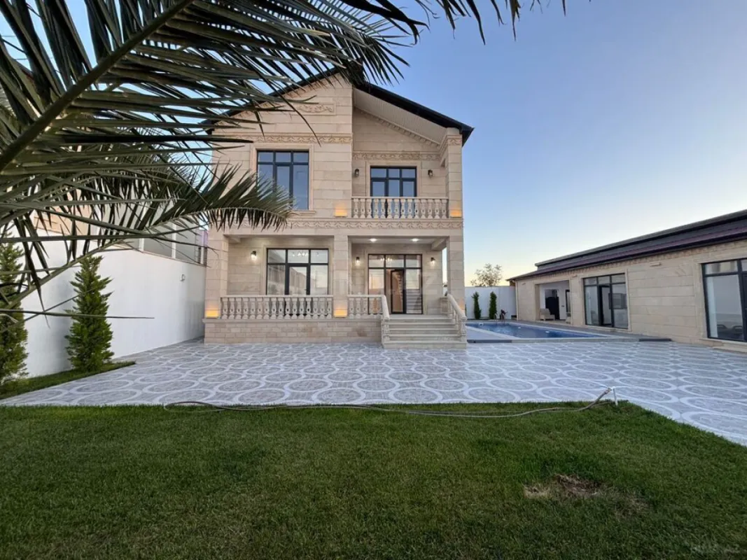 Satılır 5 otaqlı həyət evi 200 m²