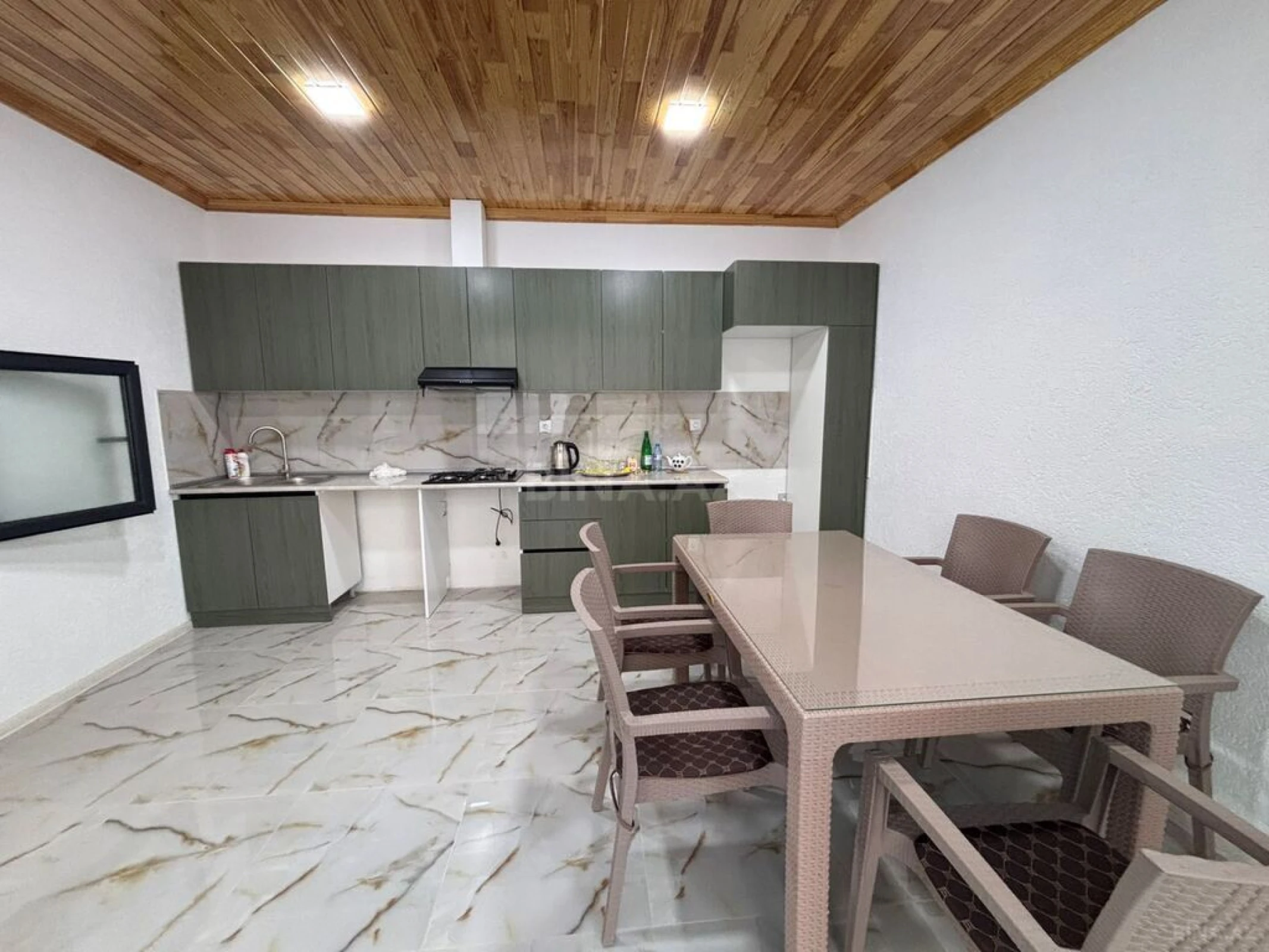Satılır 5 otaqlı həyət evi 200 m²