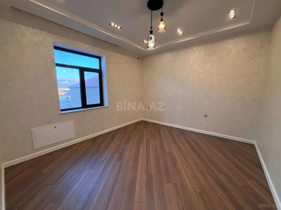 Satılır 5 otaqlı həyət evi 200 m²
