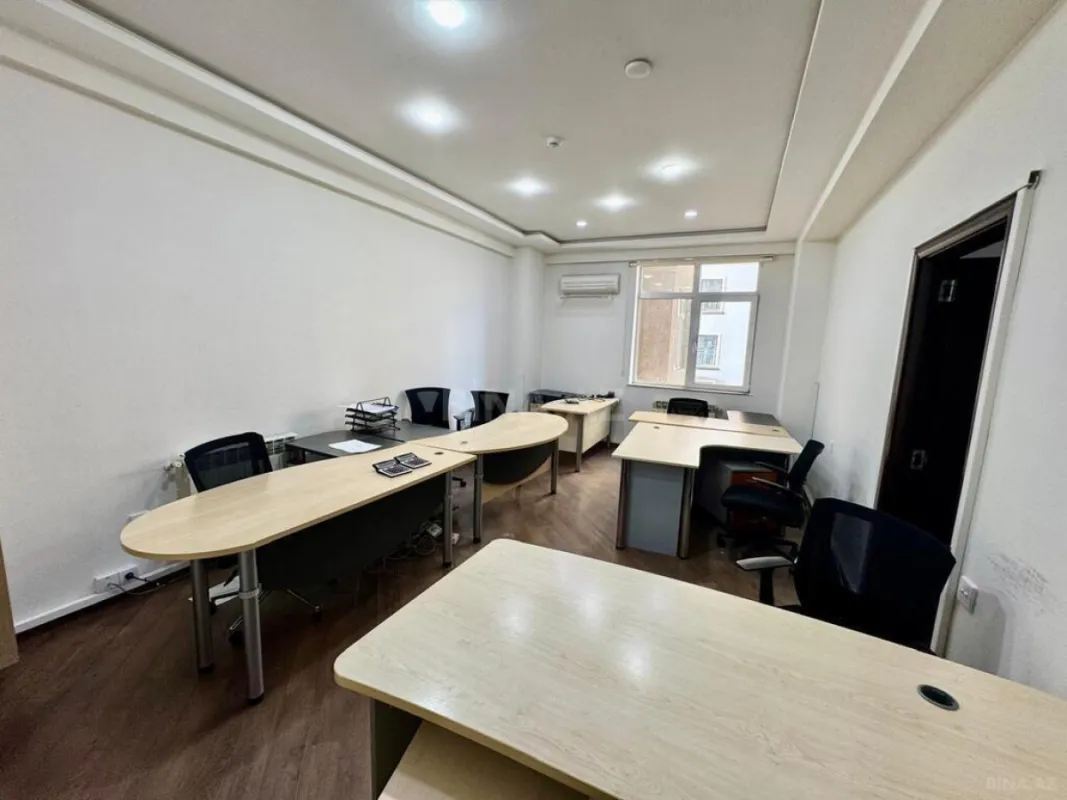 Satılır obyekt 1600 m²