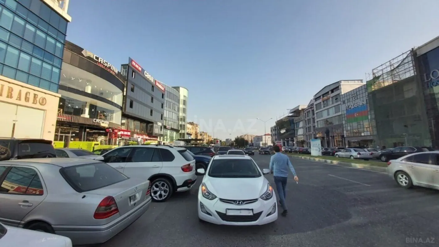Satılır obyekt 1600 m²