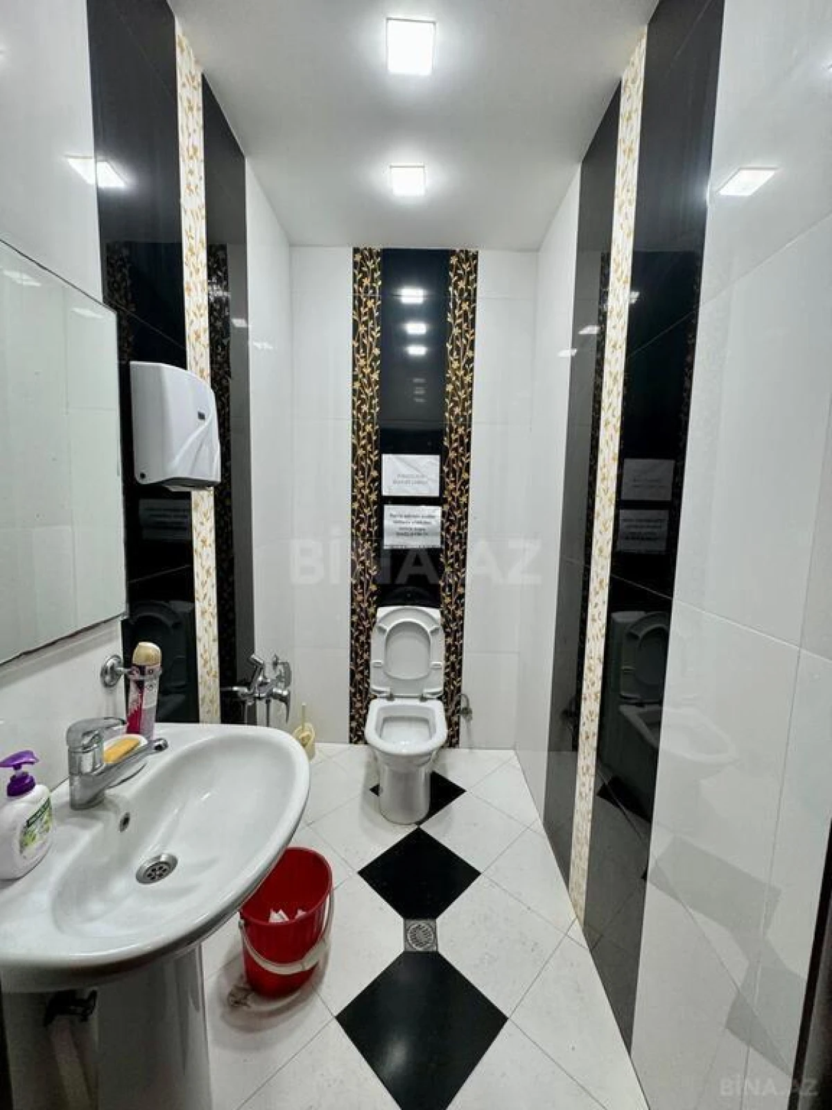 Satılır obyekt 1600 m²