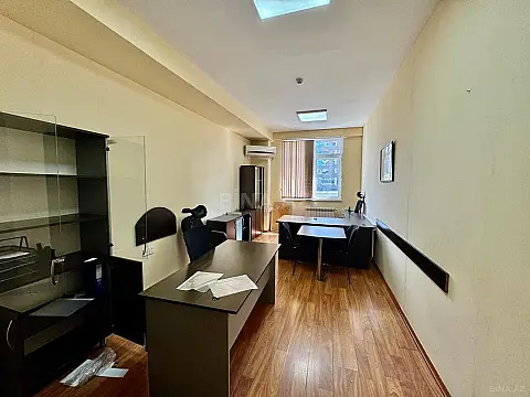 Satılır obyekt 1600 m²