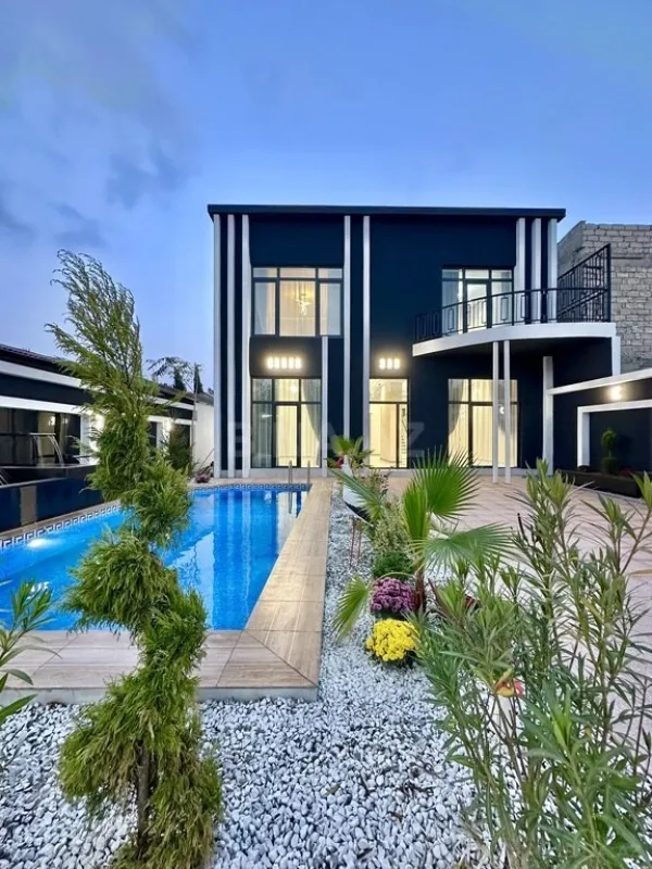 Satılır 5 otaqlı həyət evi 180 m²