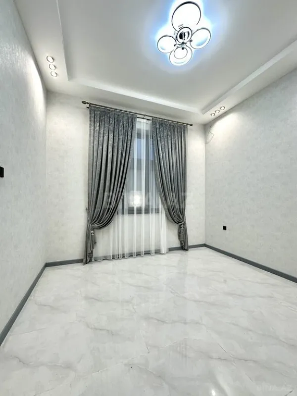 Satılır 5 otaqlı həyət evi 180 m²