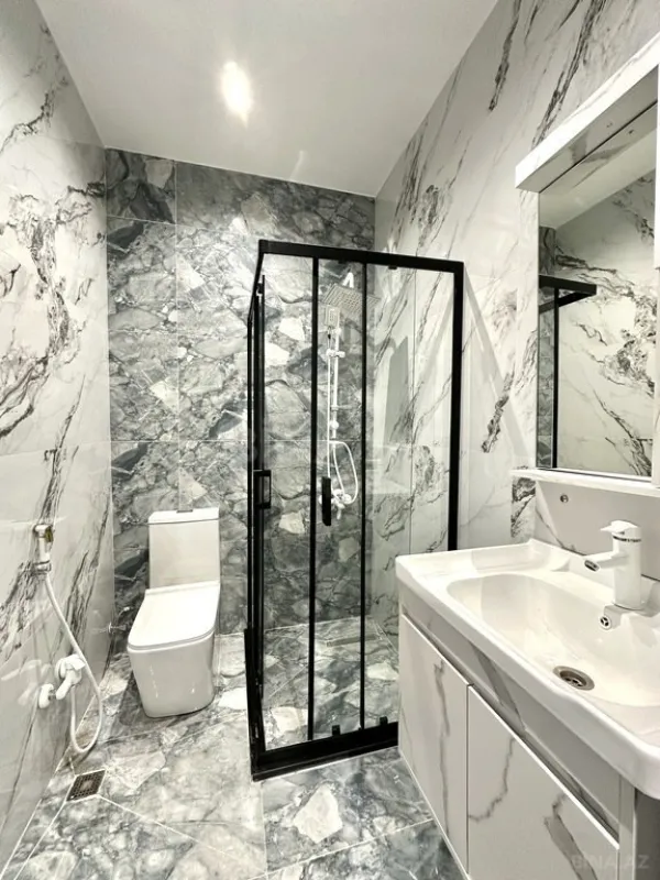 Satılır 5 otaqlı həyət evi 180 m²