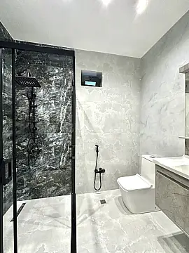 Satılır 5 otaqlı həyət evi 180 m²