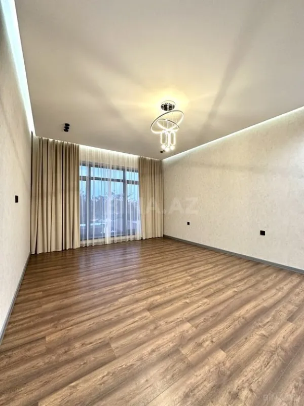 Satılır 5 otaqlı həyət evi 180 m²