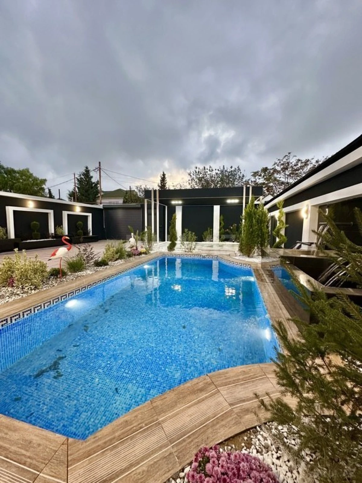 Satılır 5 otaqlı həyət evi 180 m²