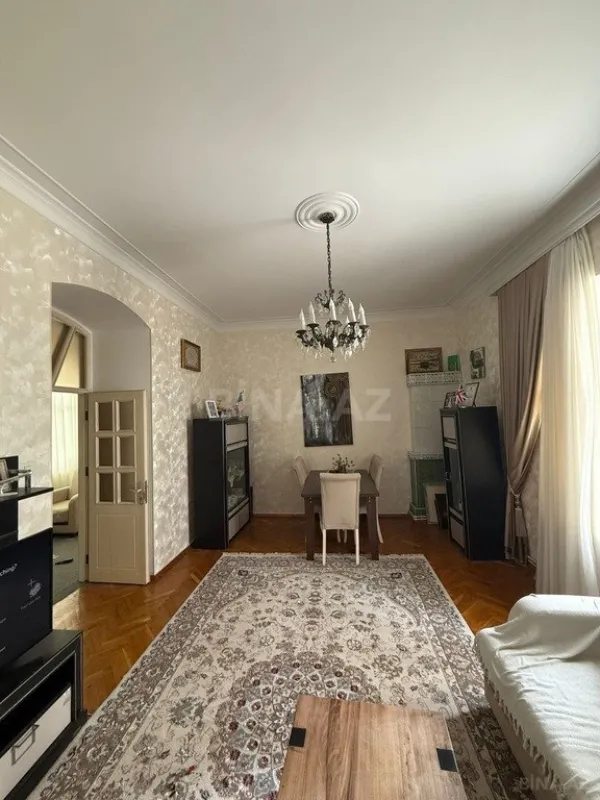 Satılır 3 otaqlı mənzil 110 m²