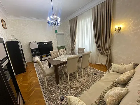 Satılır 3 otaqlı mənzil 110 m²