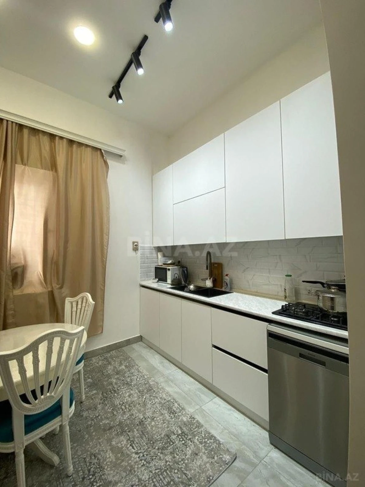 Satılır 3 otaqlı mənzil 110 m²