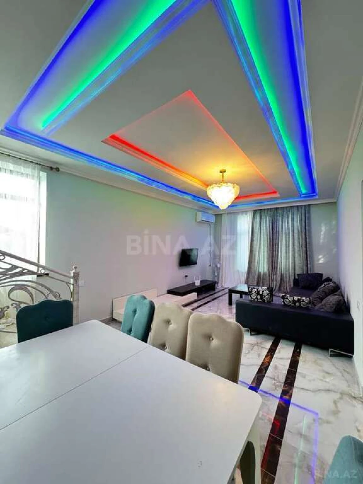 Satılır 5 otaqlı həyət evi 200 m²