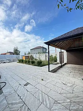 Satılır 5 otaqlı həyət evi 200 m²
