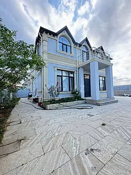Satılır 5 otaqlı həyət evi 200 m²