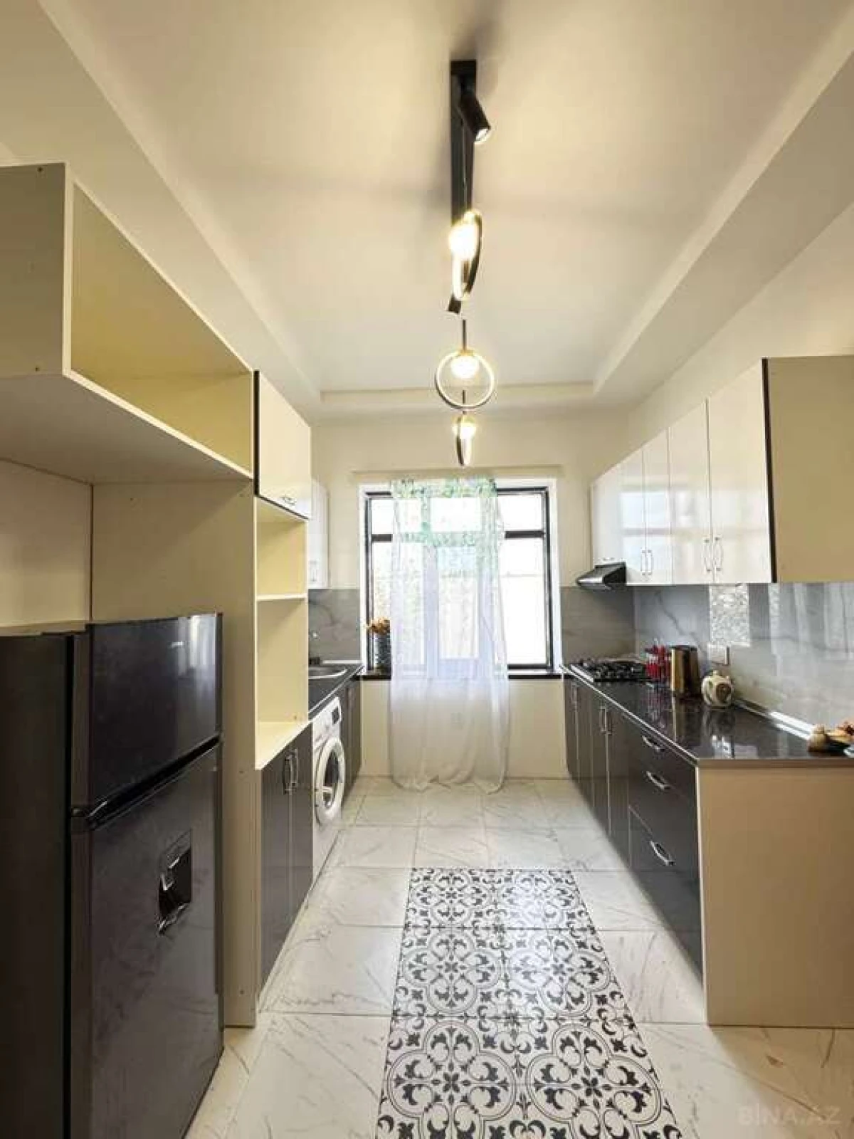 Satılır 5 otaqlı həyət evi 200 m²