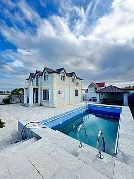 Satılır 5 otaqlı həyət evi 200 m²