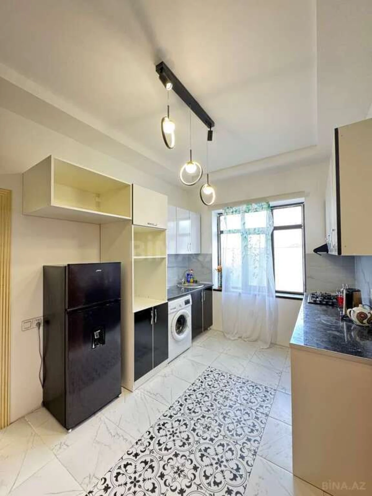 Satılır 5 otaqlı həyət evi 200 m²
