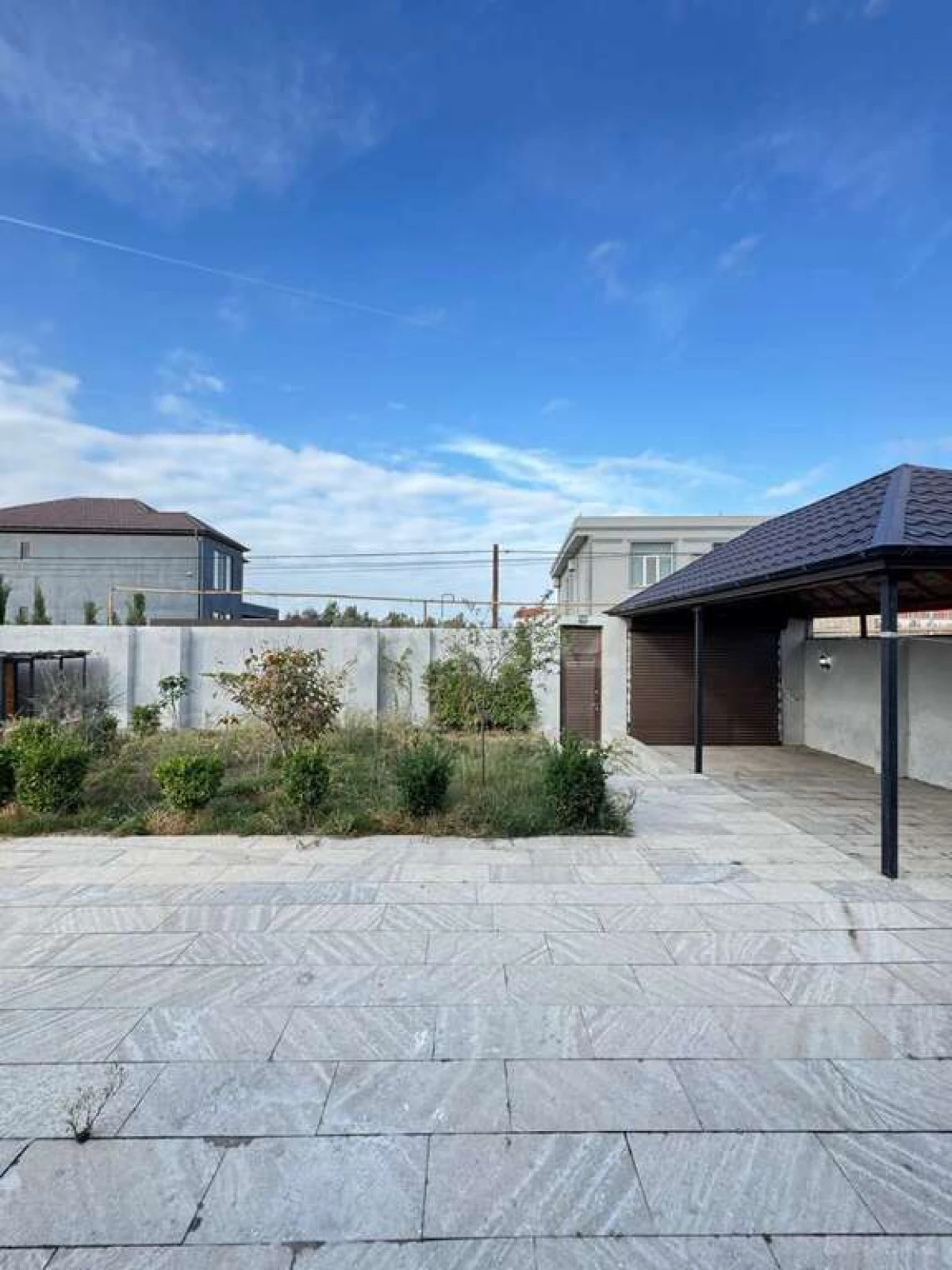 Satılır 5 otaqlı həyət evi 200 m²