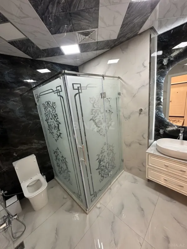 Kirayə verilir 3 otaqlı mənzil 145 m²