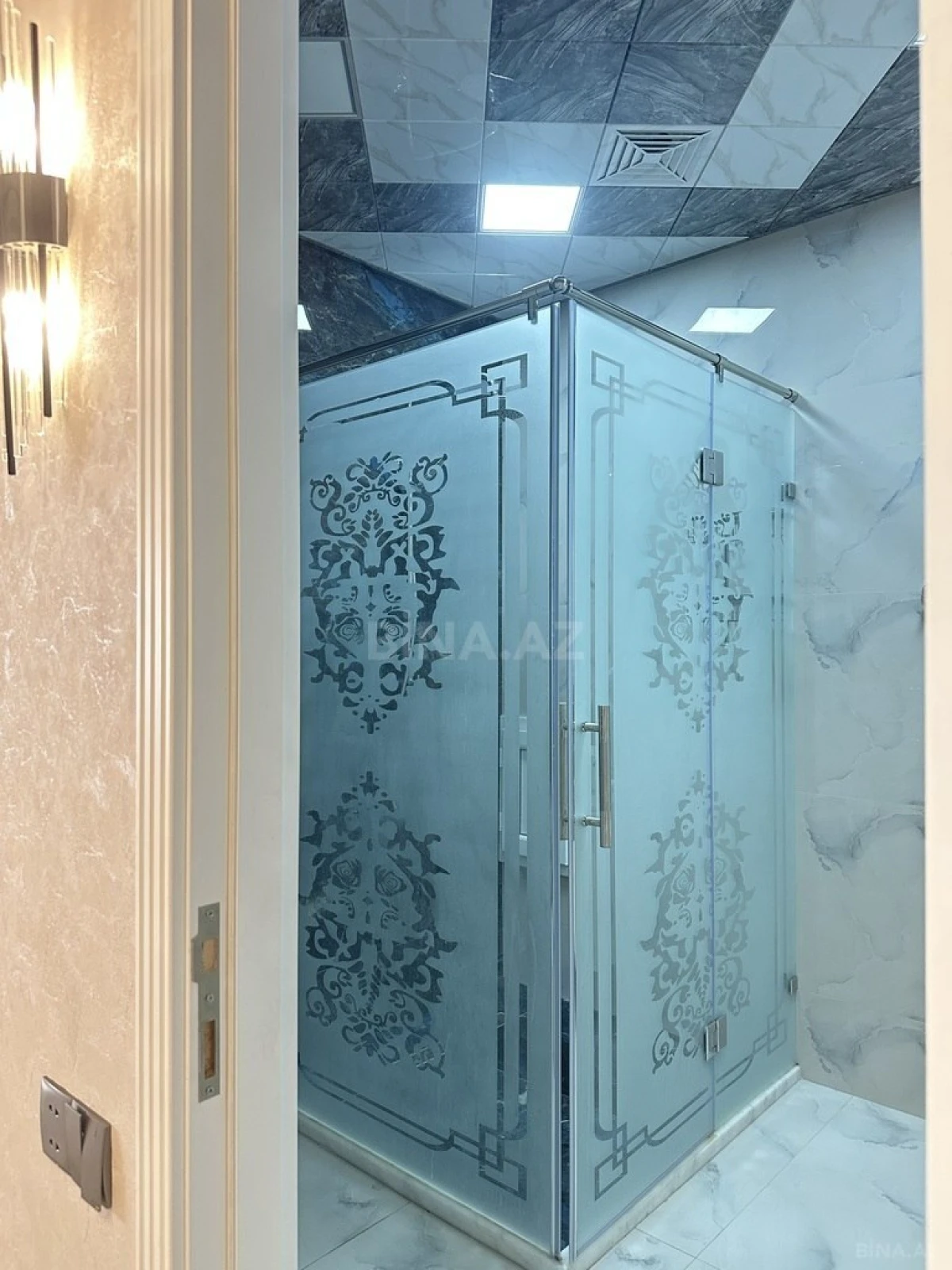 Kirayə verilir 3 otaqlı mənzil 145 m²