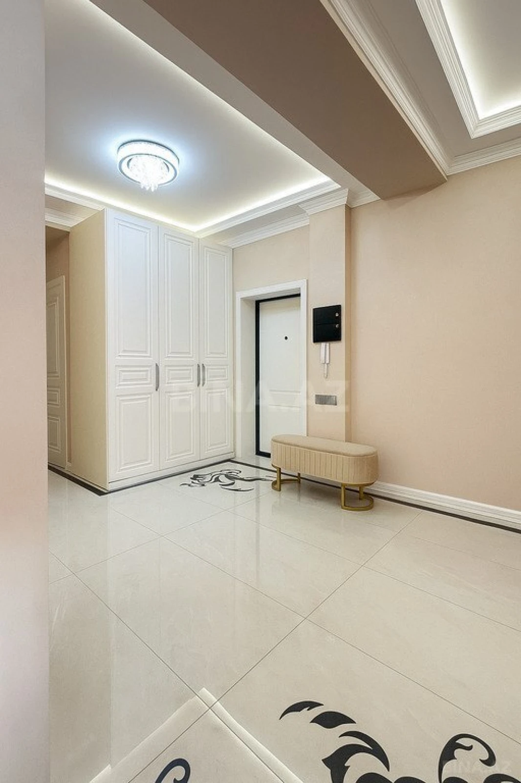 Kirayə verilir 3 otaqlı mənzil 145 m²