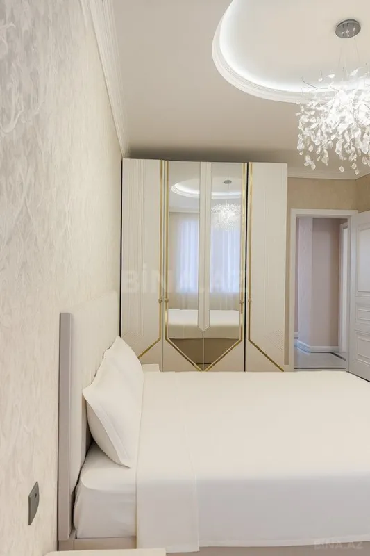 Kirayə verilir 3 otaqlı mənzil 145 m²
