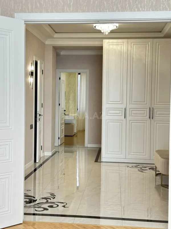 Kirayə verilir 3 otaqlı mənzil 145 m²