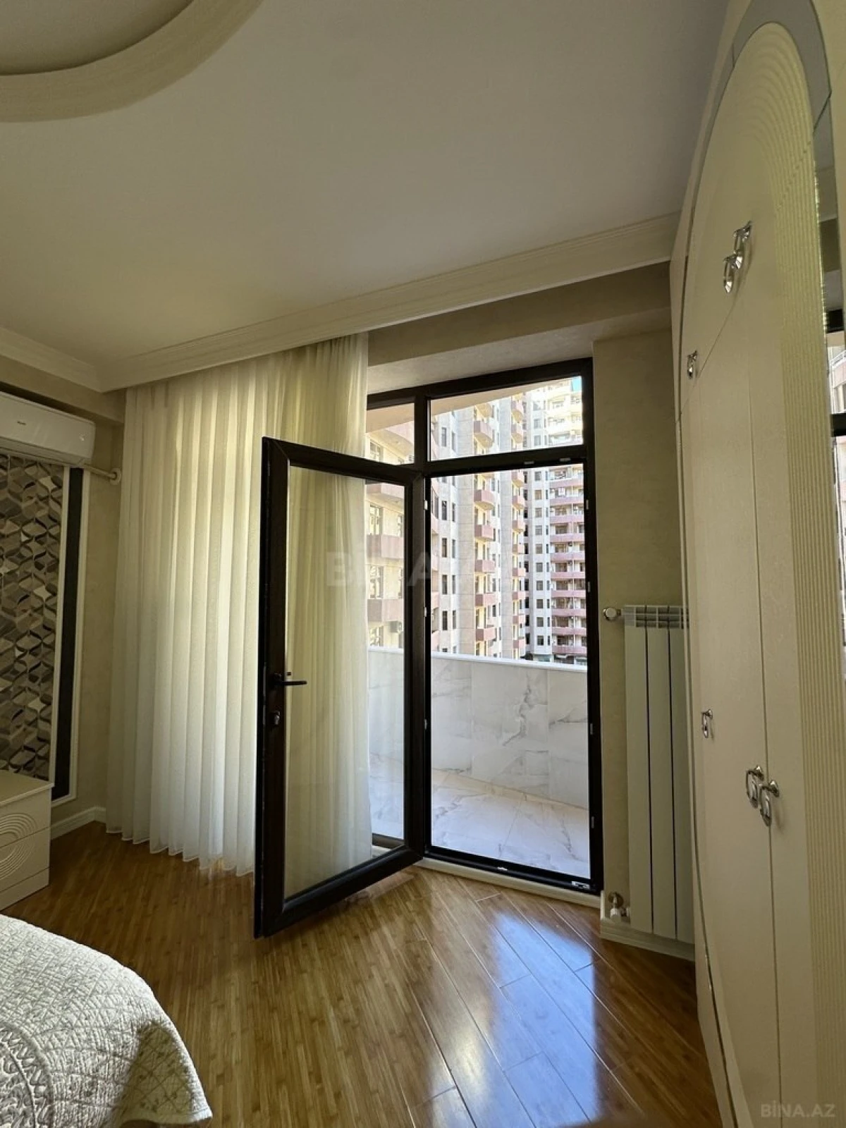 Kirayə verilir 3 otaqlı mənzil 145 m²