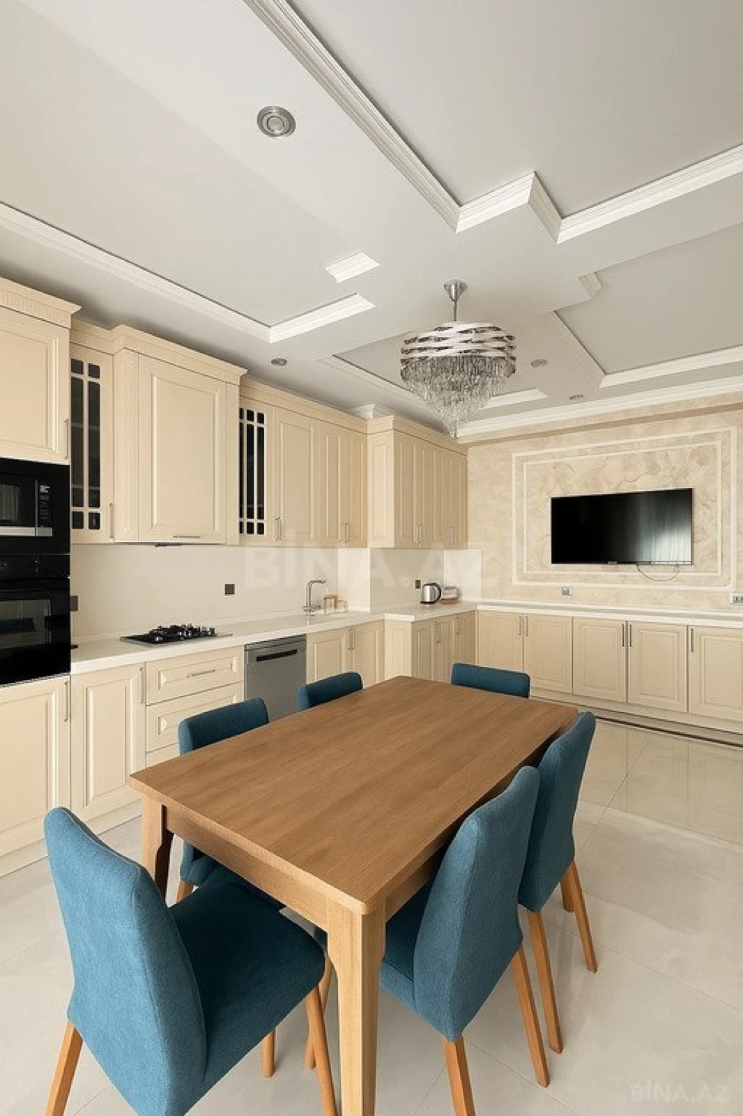 Kirayə verilir 3 otaqlı mənzil 145 m²