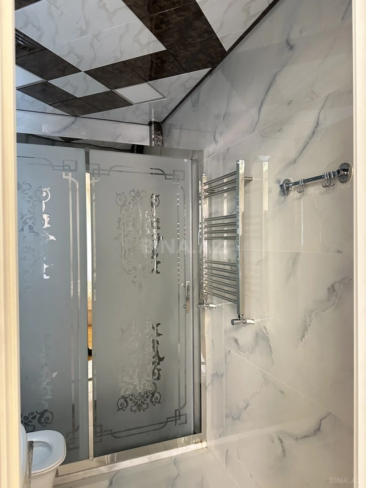 Kirayə verilir 3 otaqlı mənzil 145 m²