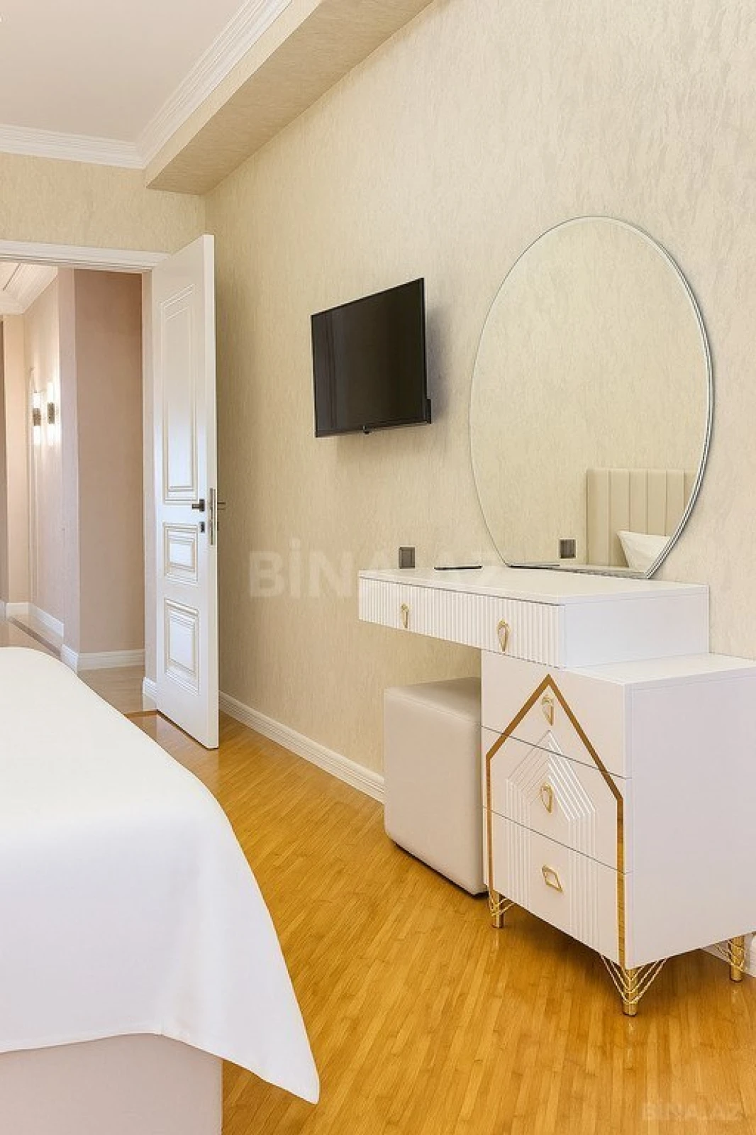 Kirayə verilir 3 otaqlı mənzil 145 m²