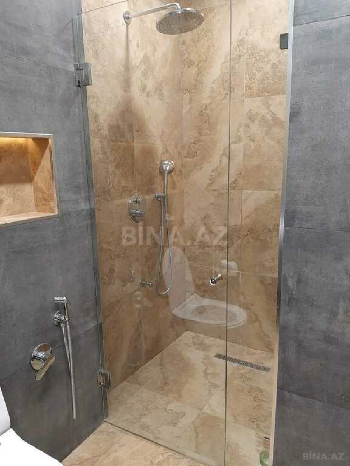 Kirayə verilir 3 otaqlı mənzil 101 m²