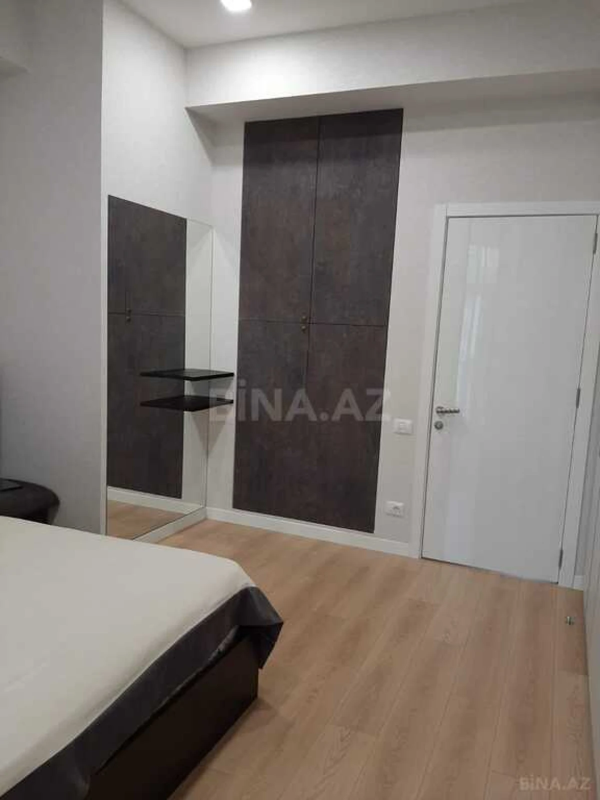 Kirayə verilir 3 otaqlı mənzil 101 m²