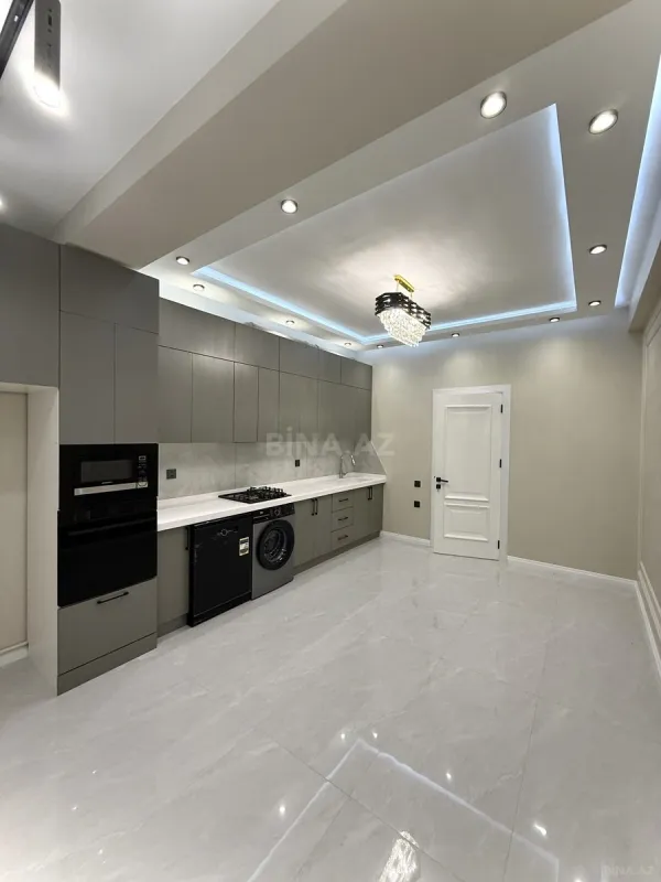 Satılır 3 otaqlı mənzil 132 m²